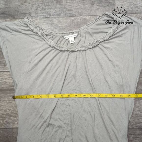 Banana Republic Super Soft Tee Shirt Size M - Picture 2 of 4